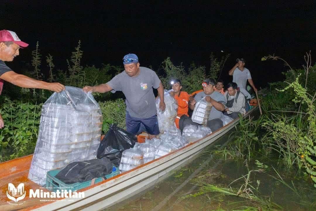 Gobierno Municipal de Minatitlán Atiende a Comunidades Afectadas por la Creciente del Río