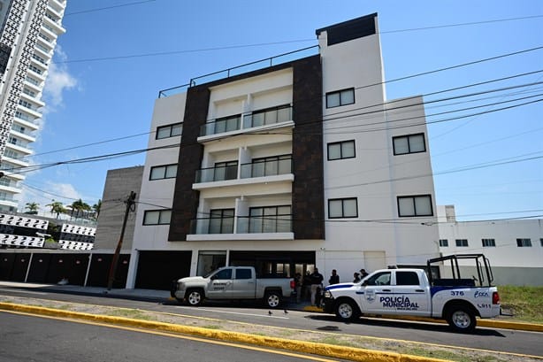 Incautan vehículos tras aseguramiento de arsenal en departamento de Boca del Río | VIDEO