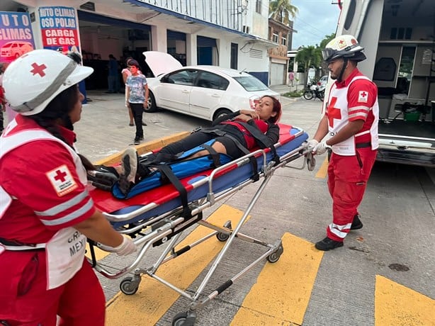 Joven motociclista se estrella contra una camioneta en colonia Zaragoza, Veracruz| VIDEO