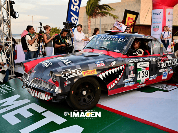 Llegan a Boca del Río los autos que participan en la Carrera Panamericana 2024 | VIDEO