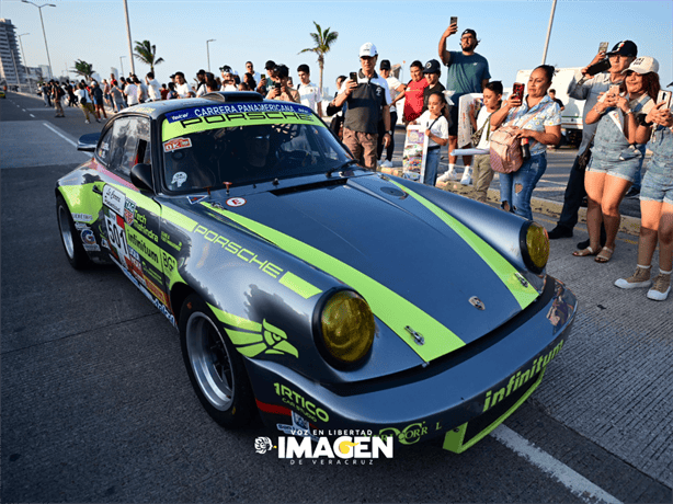 Llegan a Boca del Río los autos que participan en la Carrera Panamericana 2024 | VIDEO