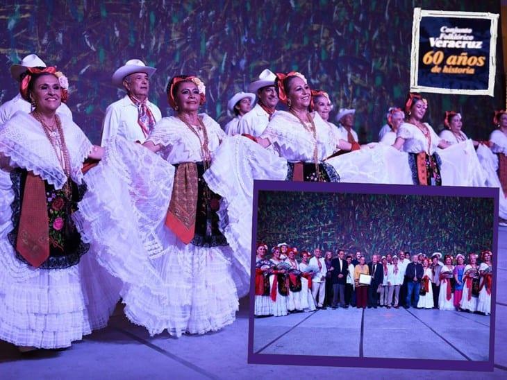 Conjunto Folklórico Veracruz celebra su 60 aniversario y es reconocido en Xalapa