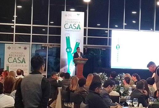 DIF de Orizaba presenta pulseras para evitar extravío de ancianos