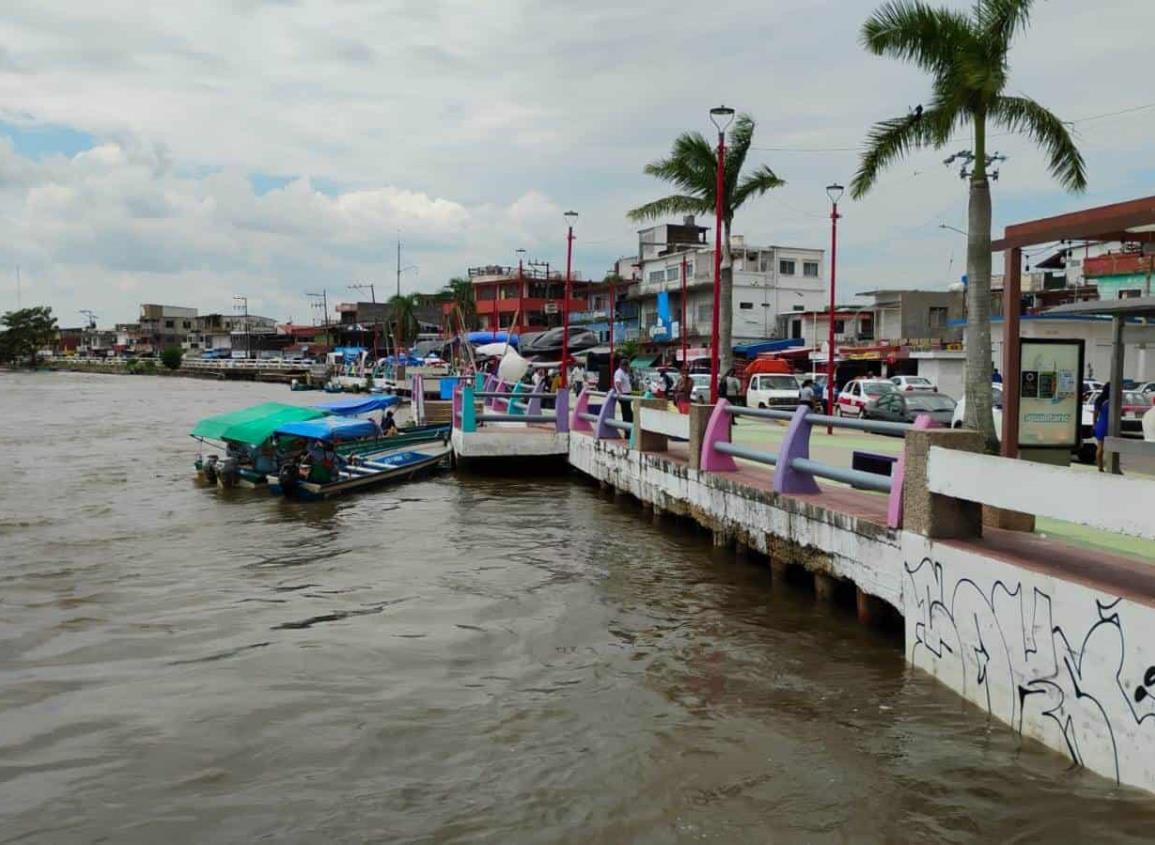 Continua emergencia en Minatitlán por crecimiento del río Coatzacoalcos