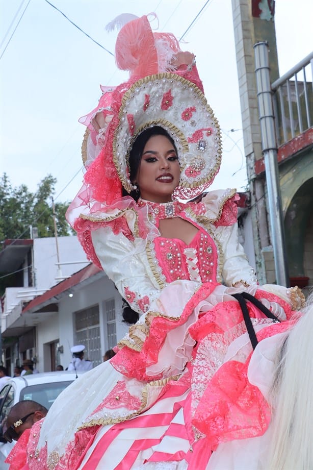 Realizan Cabalgata Oficial 2024 en honor a la Virgen del Rosario