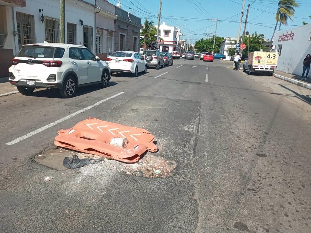 Señalizaciones de baches y hundimientos invaden Veracruz