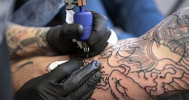 Mujeres líderan esta práctica ¿Cuántas personas tienen tatuajes en México?