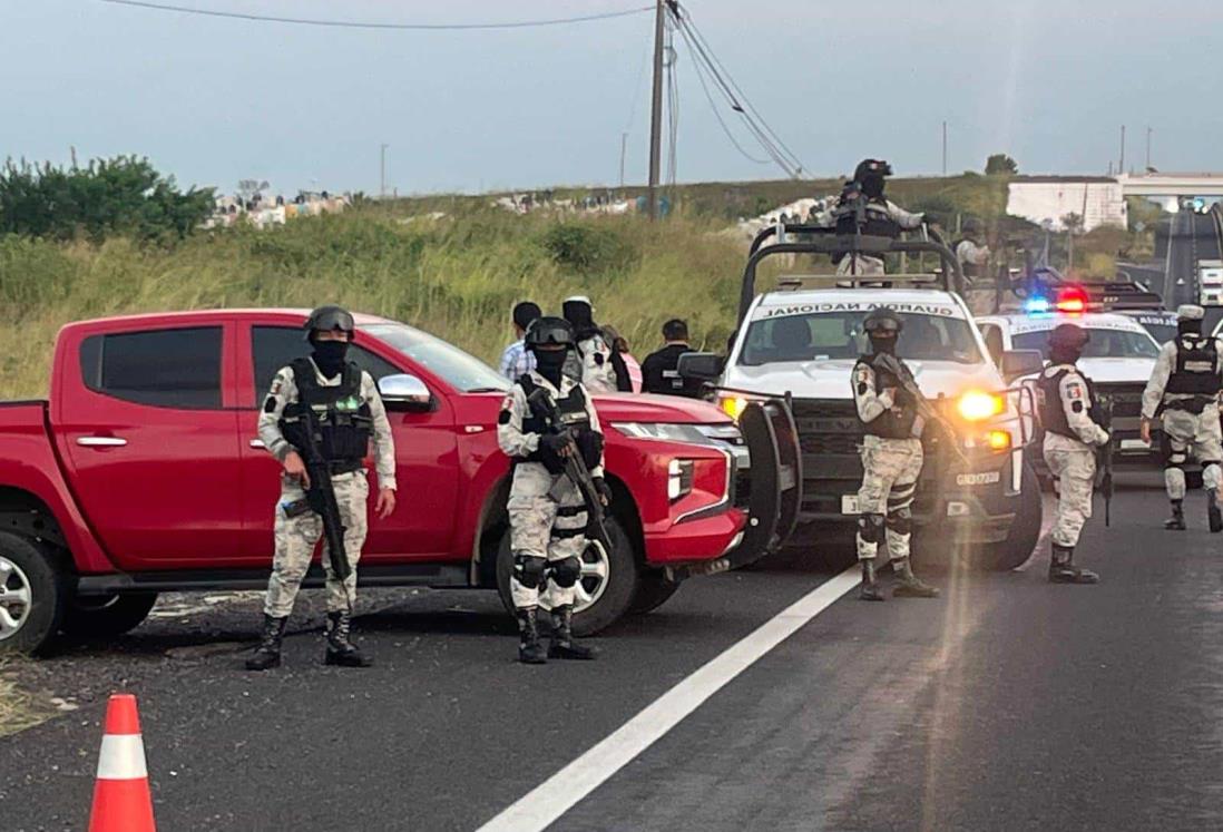 Gran movilización por hallazgo de cuerpos en la carretera Veracruz-Cardel | VIDEO