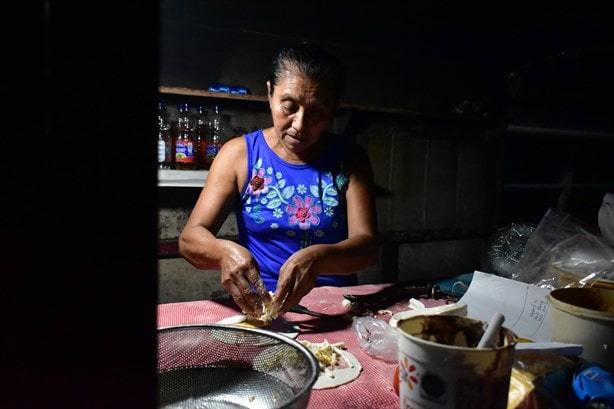 Sazón del Istmo: las empanadas a la leña de doña Neva, 29 años deleitando a Oluta | VIDEO