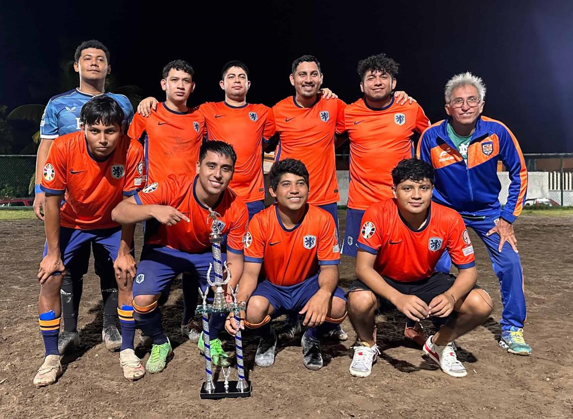 Colo Colo borda la primera estrella a su playera