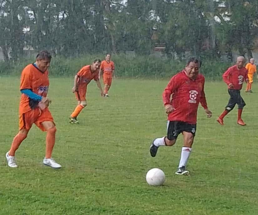 Con la lluvia se les  mojó la pólvora