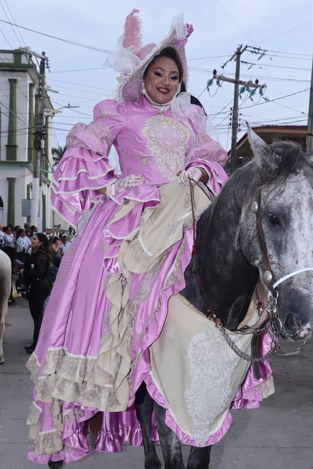 Realizan Cabalgata Oficial 2024 en honor a la Virgen del Rosario