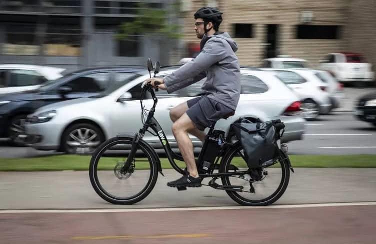 De esta forma puedes evitar accidentes si manejas una bicicleta eléctrica