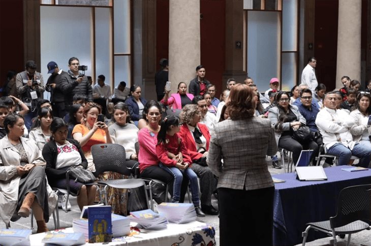 ¡Histórico! presentaron en CDMX el libro "La joven gobernante de Amajac"