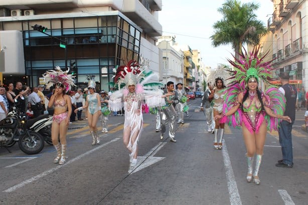 Delegaciones internacionales desfilan por el VII Festival Internacional del Folklore ‘Puerta de las Américas’