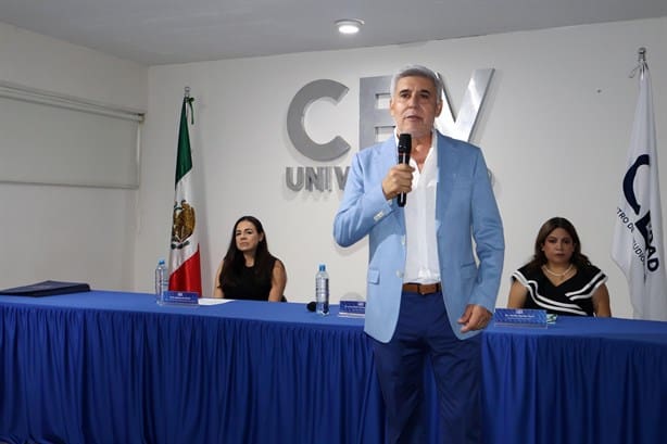 Realizan ceremonia de graduación el Centro de Estudios Veracruz (CEV)