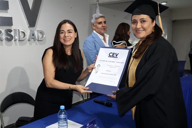 Realizan ceremonia de graduación el Centro de Estudios Veracruz (CEV)