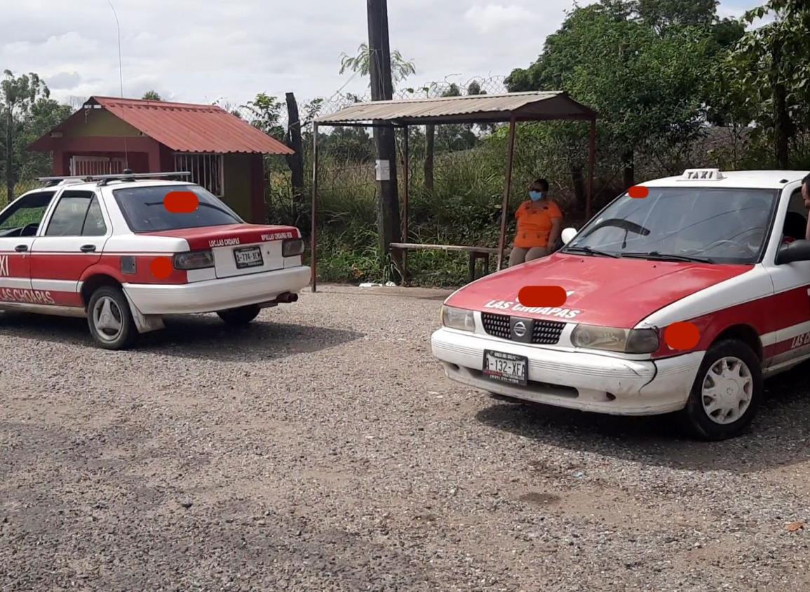 Sobrepasan el límite de pasajeros en taxis de El Paralelo a Las Choapas