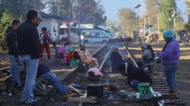 Crónicas del Poder: El bloqueo del tren México-Veracruz: costosa procrastinación