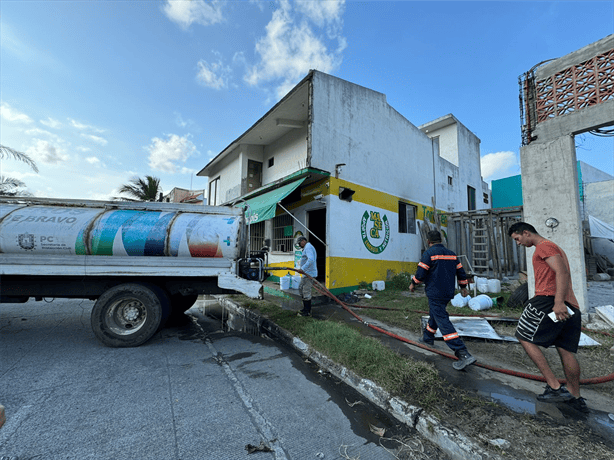 Tortillería se incendia por fuga de gas en Puente Moreno; bomberos controlan el fuego