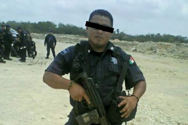 Denuncia a su vecino, un expolicía que presuntamente acosa a las mujeres