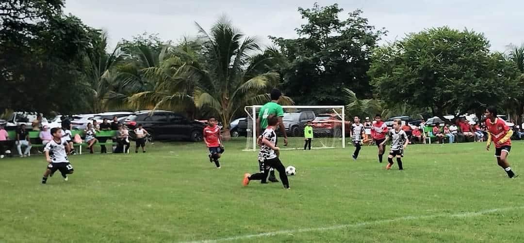 Alista Liga Oropeza torneo relámpago de futbol