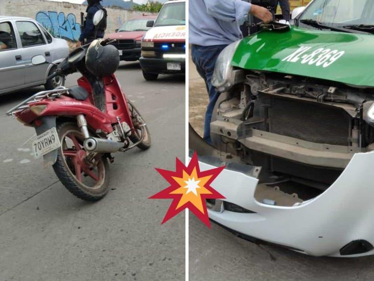 Taxista embiste a motociclista en colonia Cerro Colorado de Xalapa