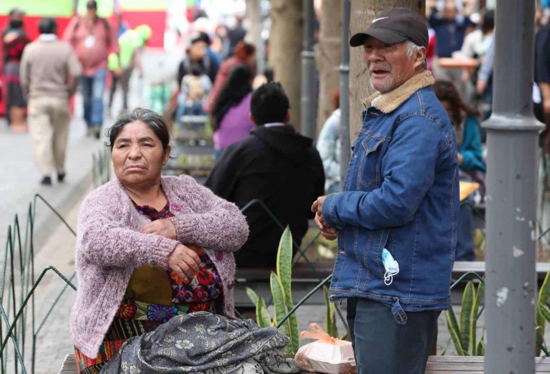 Adultos mayores, los más vulnerables a cambios de temperatura en Veracruz