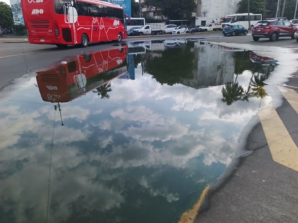 Advierten por mega charco que parece laguna en Díaz Mirón y Bolívar, en Veracruz