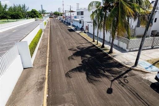 Pavimentan calle de la colonia petrolera