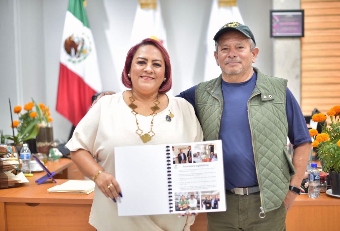 Diputados Janix Castro y Hugo González entregan su último informe legislativo en Veracruz