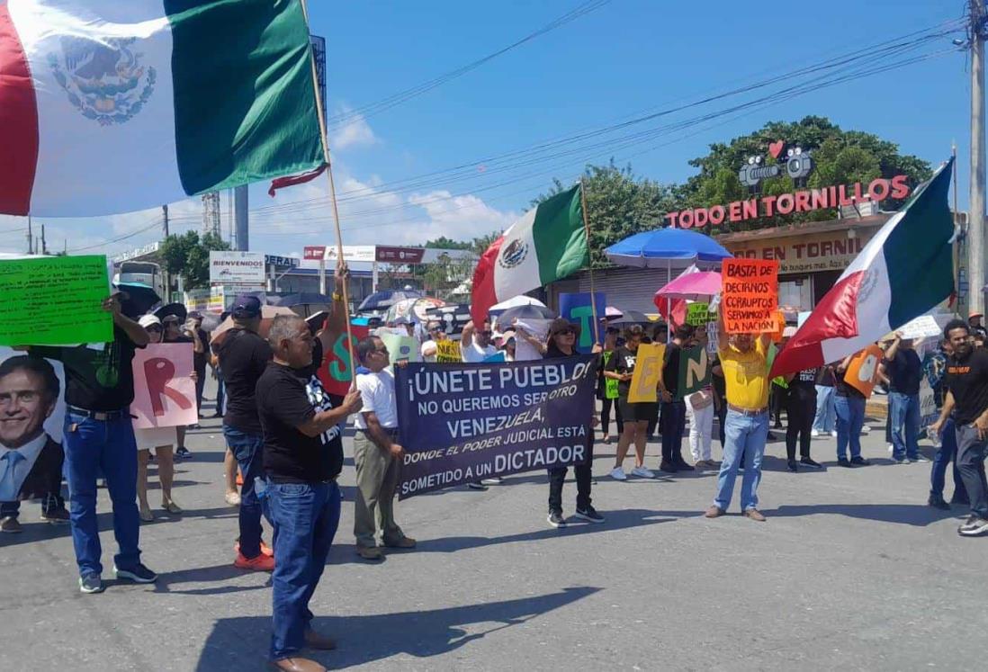 Se manifiestan trabajadores del Poder Judicial en Veracruz; bloquean Rafael Cuervo | VIDEO