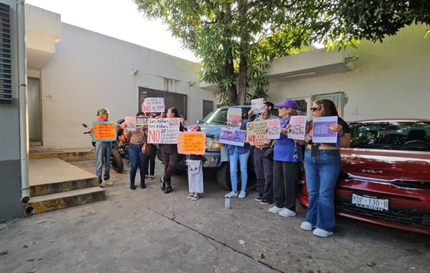 Feministas protestan en Poza Rica para exigir justicia en casos de abusos a menores