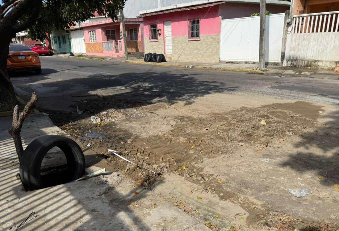 Rompen la calle para hacer conexión de agua y solo dejan tapado con tierra