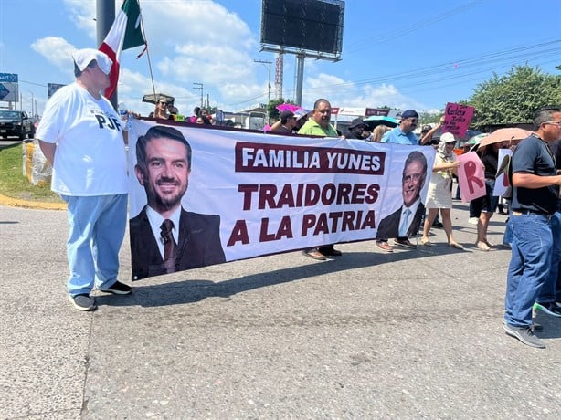 Se manifiestan trabajadores del Poder Judicial en Veracruz; bloquean Rafael Cuervo | VIDEO