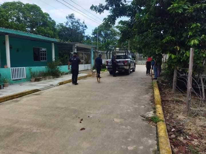 Hombres armados despojan de su camioneta a profesora de Las Choapas