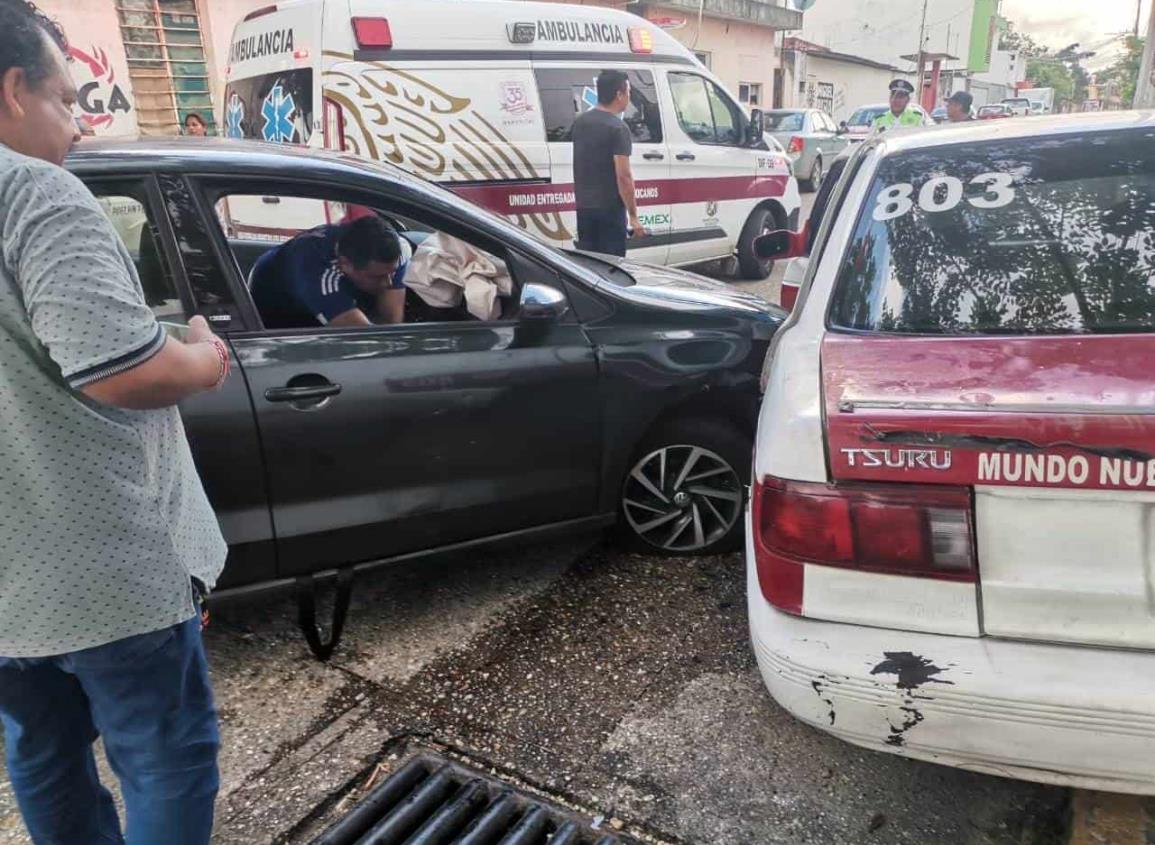 Choque en la calle Francisco I Madero dejó cuantiosos daños materiales