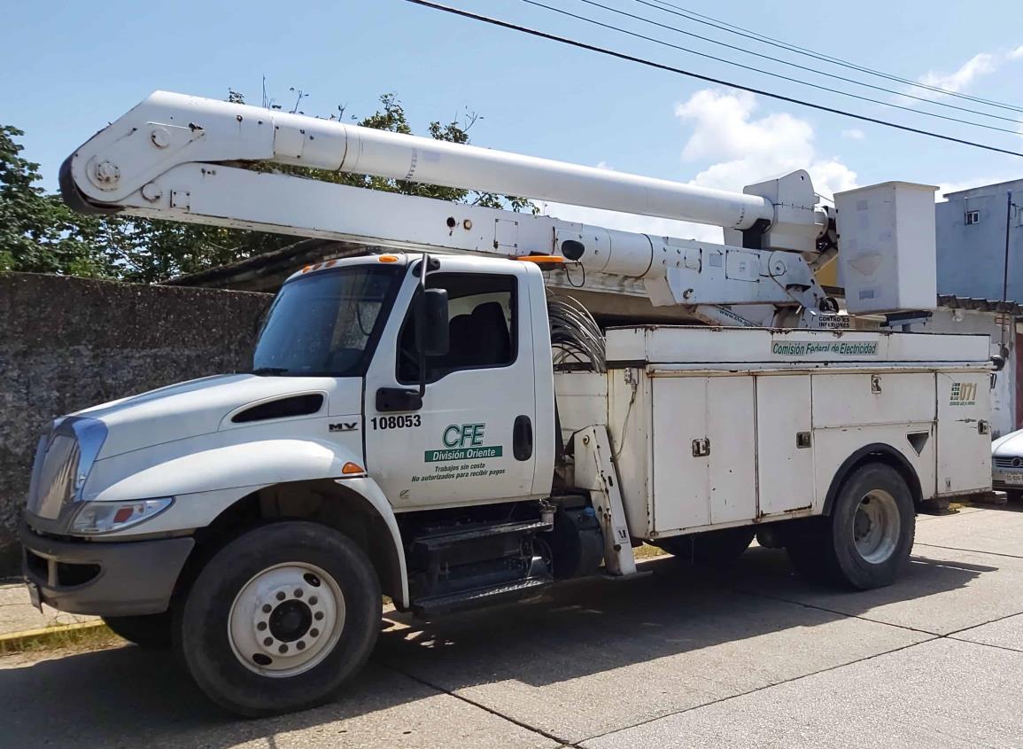 CFE: esta cantidad de postes serán reemplazados en Coatzacoalcos