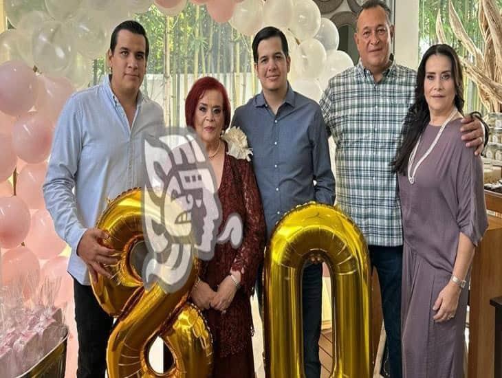 Yolanda Rodríguez  recibió cálida  celebración de cumpleaños