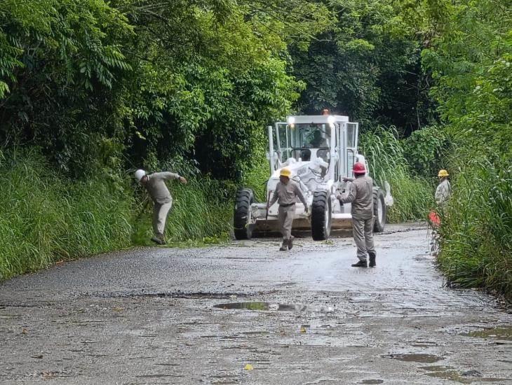 Inicia Pemex trabajos de rehabilitación de camino en Moloacán | VIDEO