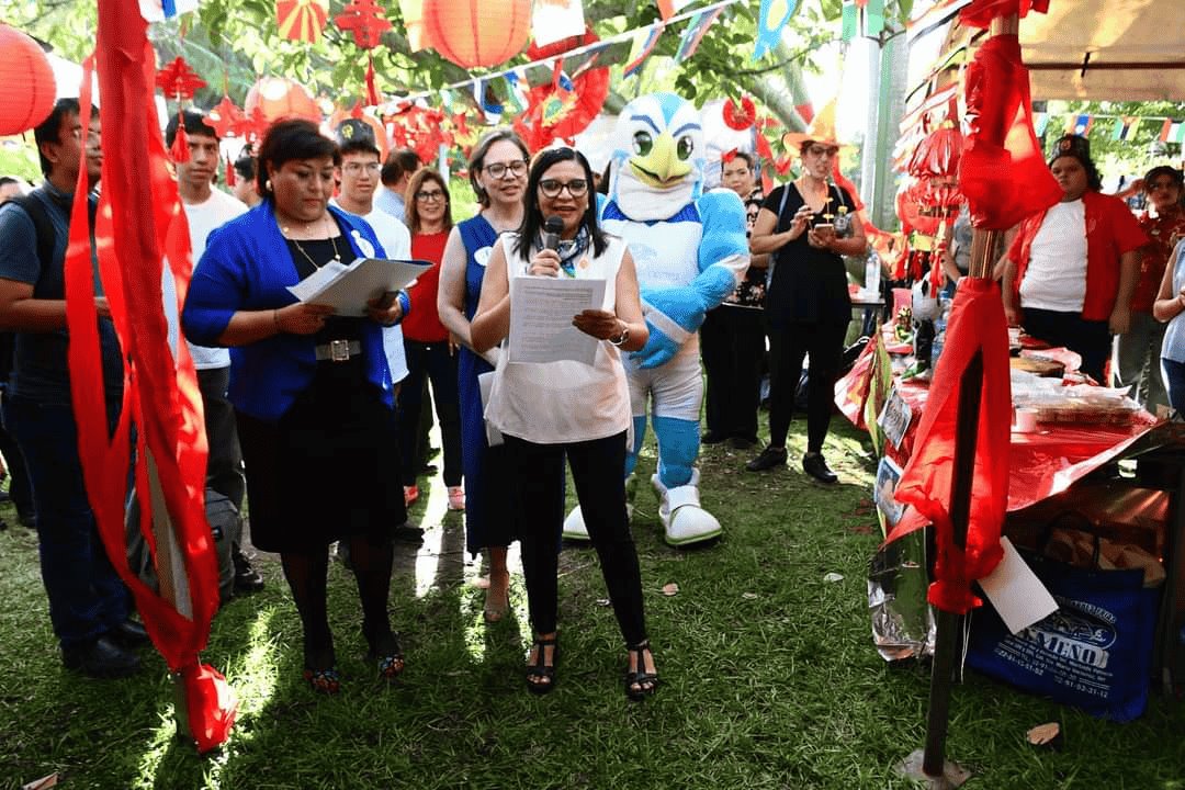 Centro de Idiomas de la UV celebra su 44 aniversario con evento cultural y gastronómico