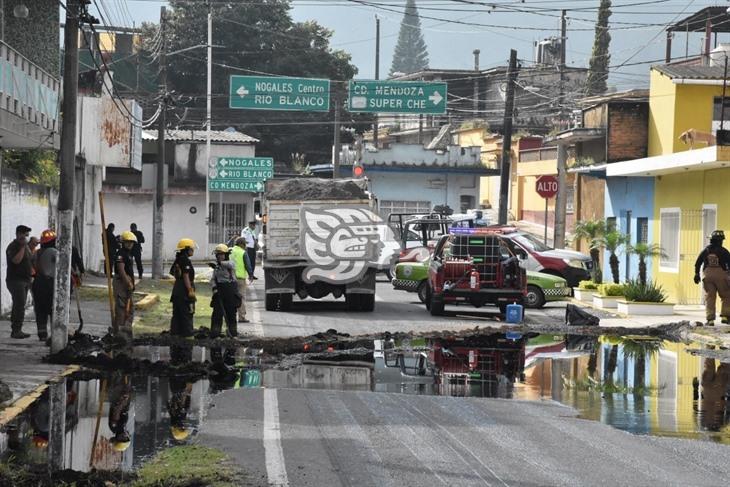 Por derrame de combustible en Nogales, evacúan preescolar y cierran autopista Puebla-Orizaba