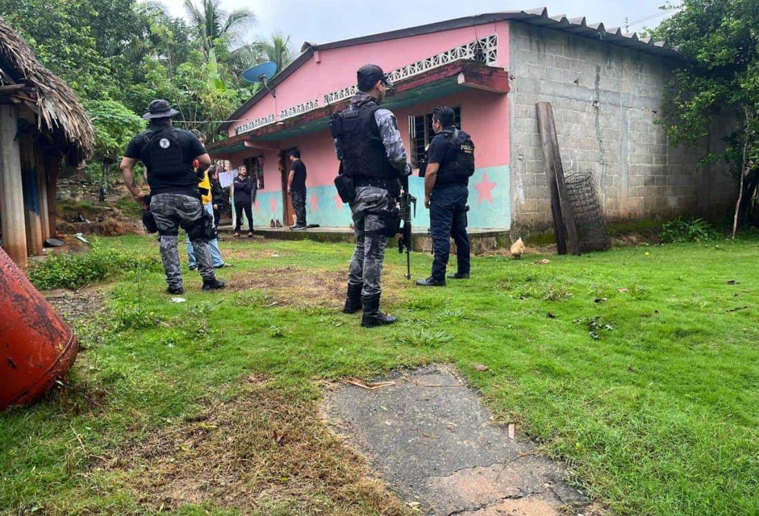 Hombres encapuchados se llevan por la fuerza a un hombre de Playa Vicente