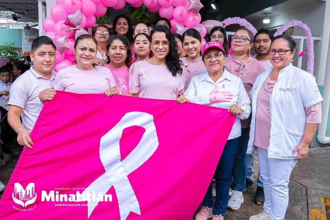 ¡Juntos Contra el Cáncer de Mama! Actividad de Sensibilización en Minatitlán