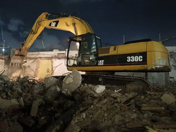 Inicia demolición del Mercado de Artesanías en el Malecón de Veracruz | VIDEO