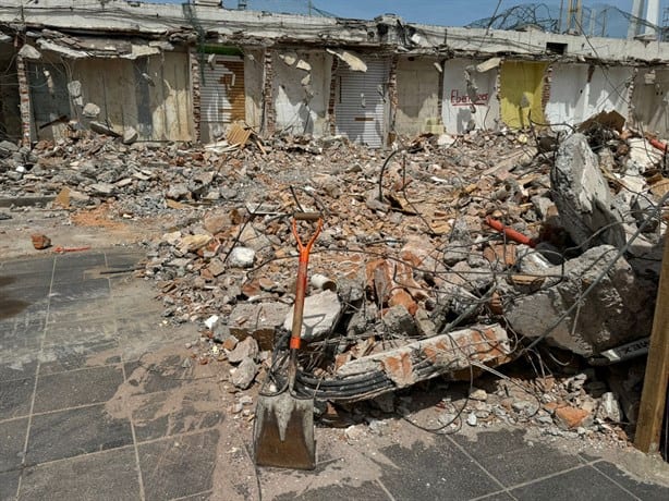 Avanza demolición del Mercado de Artesanías para dar paso a Plaza del Heroísmo Veracruzano | VIDEO