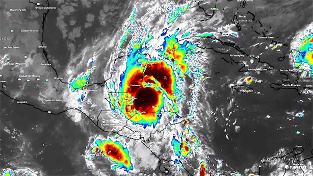 Tormenta tropical Nadine toca tierra: Así afectará a Veracruz