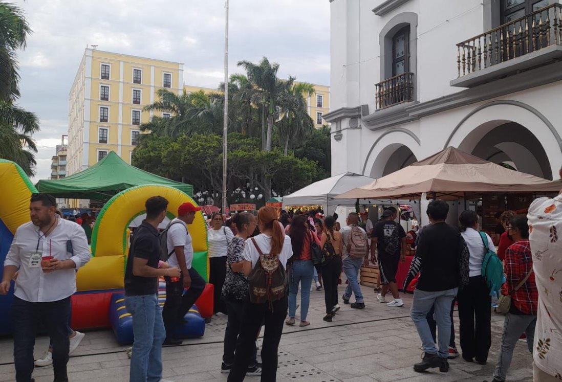 Veracruz disfruta del primer Festival de Pizza, Vino y Gelato en el Zócalo