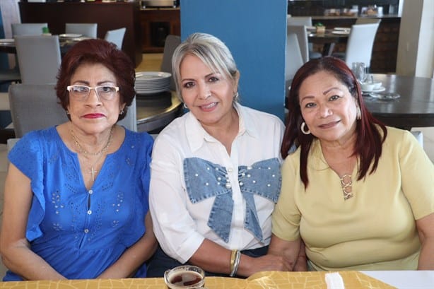 Melina Rivera de Unánue e Ivette Cortez de Cotrina fueron festejadas por sus cumpleaños