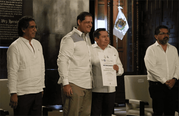 Ayuntamiento de Veracruz entrega reconocimientos a arquitectos